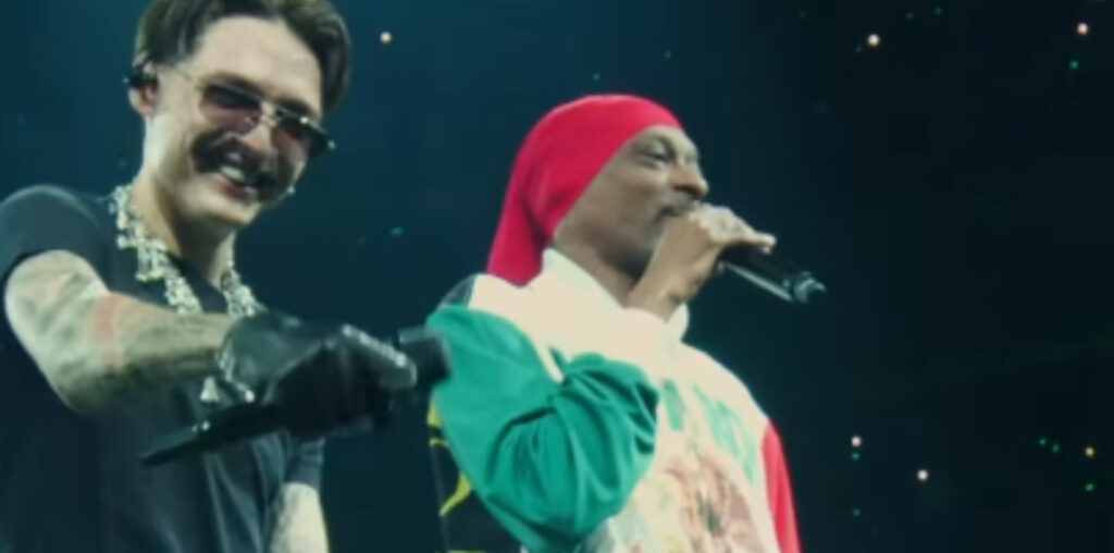 Peso Pluma invitó a Snoop Dogg a concierto en California; así cantaron