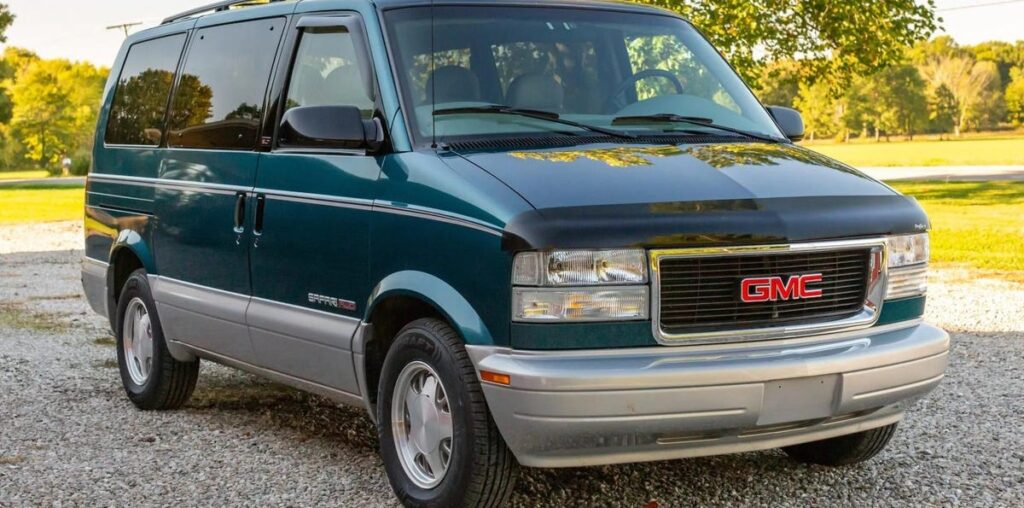 27-Year-Old GMC Safari Sells For Only $5,500 Less Than Original MSRP On Bring-A-Trailer