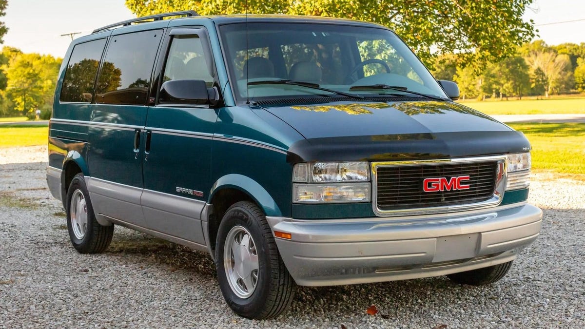 27-Year-Old GMC Safari Sells For Only $5,500 Less Than Original MSRP On Bring-A-Trailer