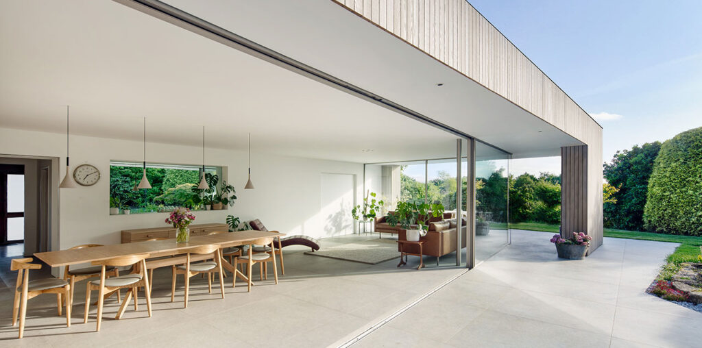 A Modern Extension Expands a Mid-Century House in Winchester