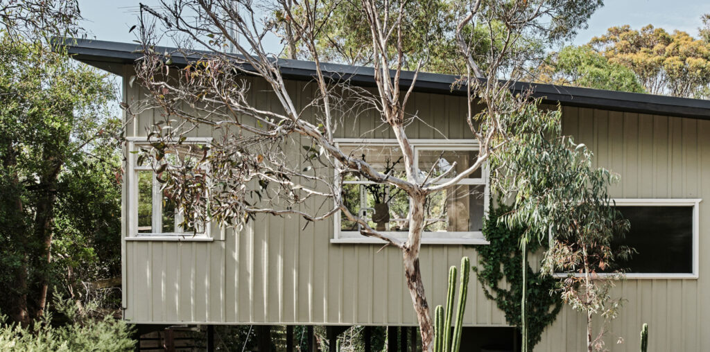 A Thoughtfully Renovated 1950s Gem For Sale In Mount Martha