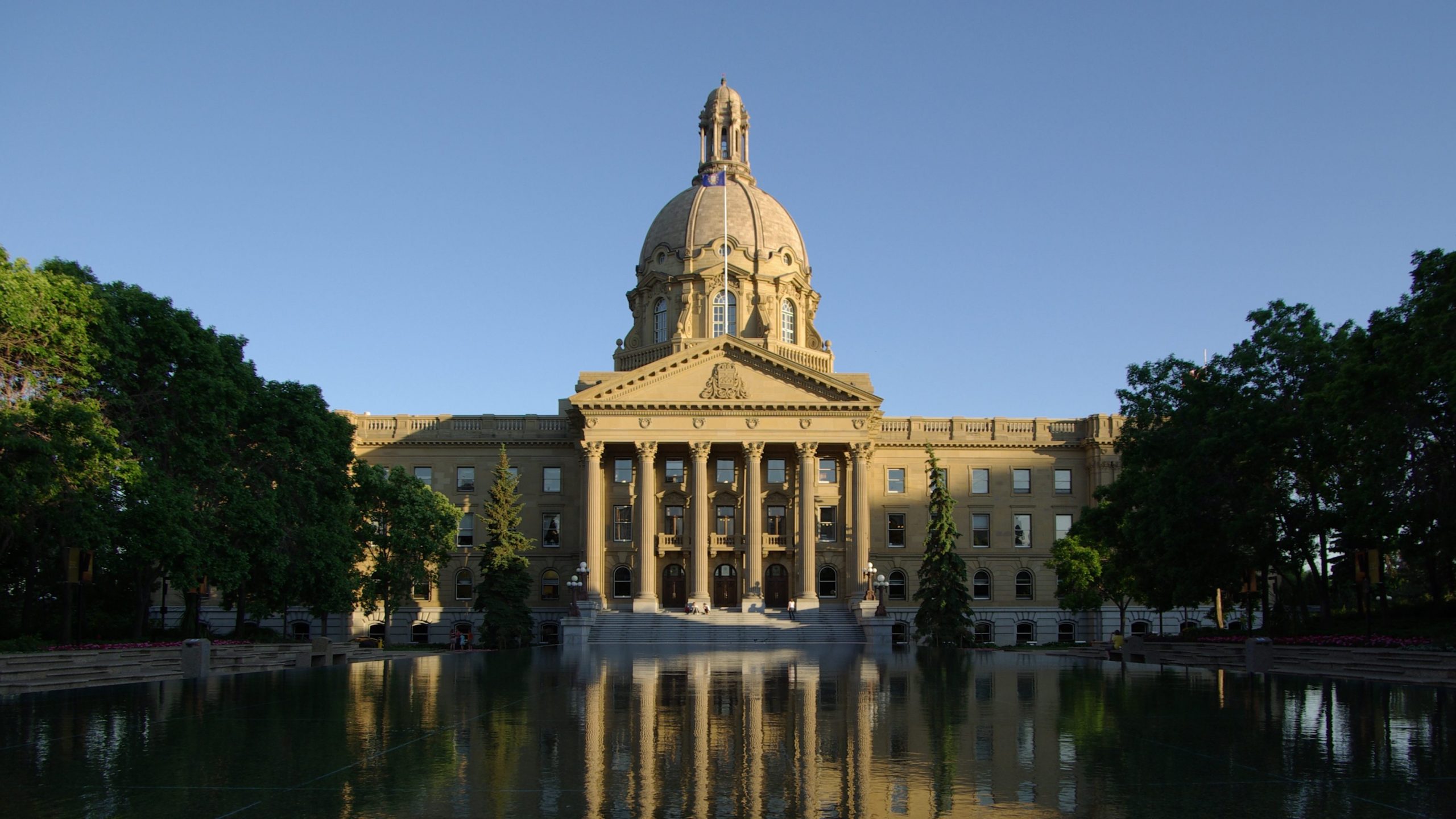 Alberta MLAs set to return to Legislature will heavy agenda