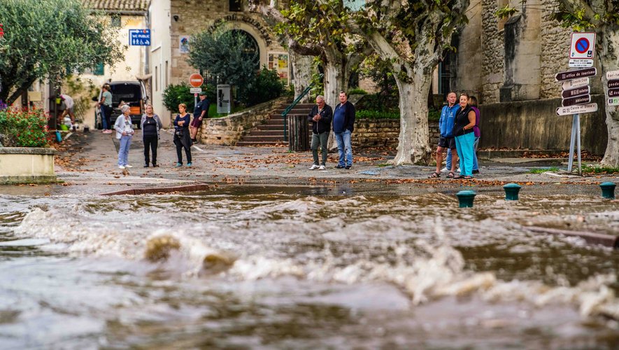 Alerte pluie et inondations : vigilance rouge, fortes pluies, évacuations… Quelle est la situation à la mi-journée et à quoi s’attendre ?