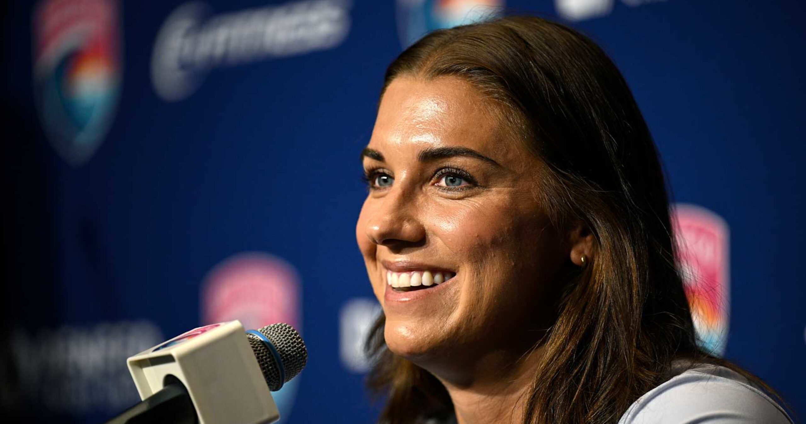 Alex Morgan Saluted by Fans As Legend Plays in Final NWSL Game Before Retirement