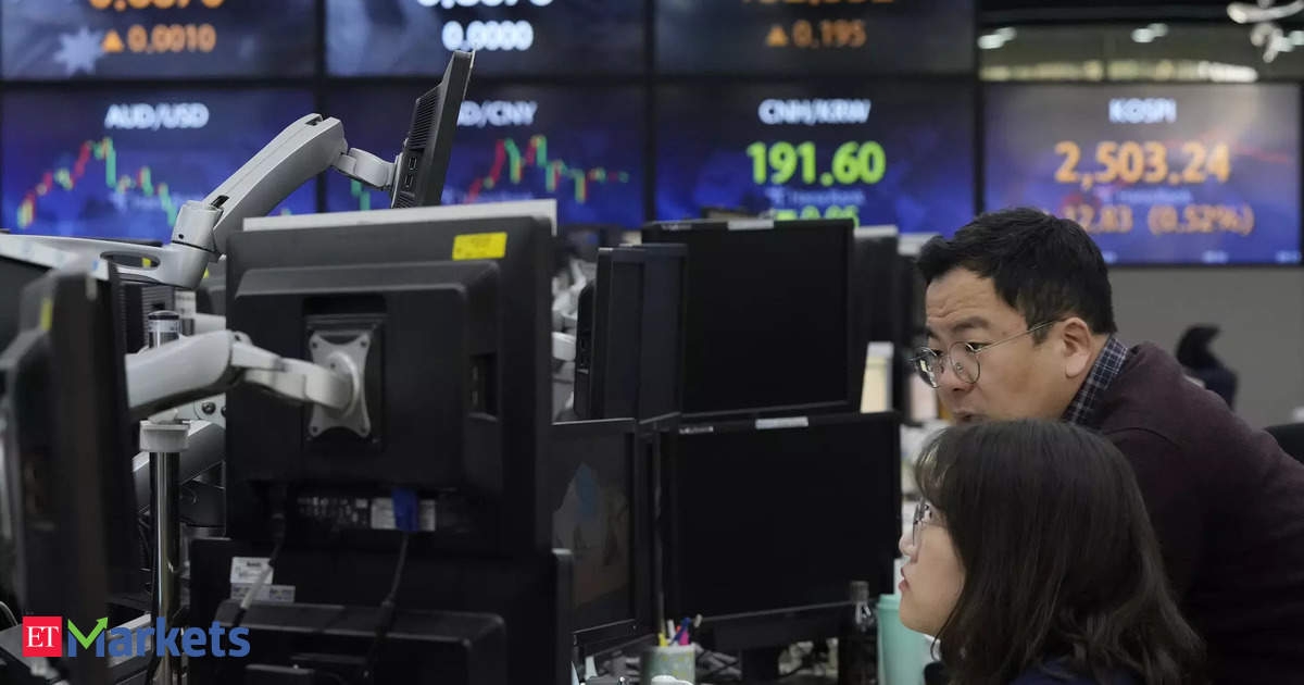 Asian shares decline as bonds extend selloff