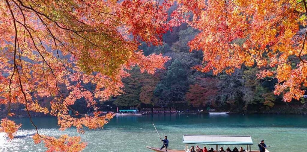 Autumn colors from Tokyo to Kyoto