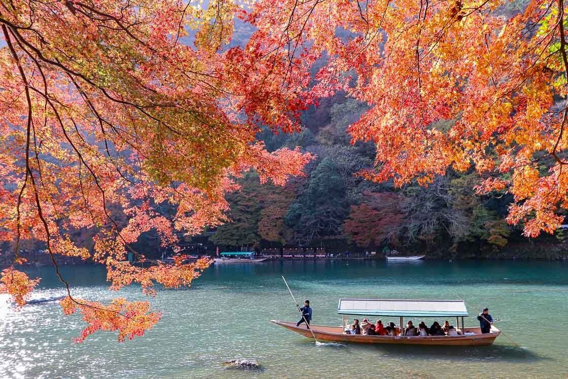 Autumn colors from Tokyo to Kyoto