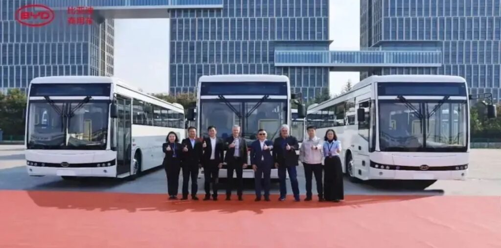 BYD Secures Order for 120 Electric Buses from South Africa; First Batch Rolls Off the Production Line