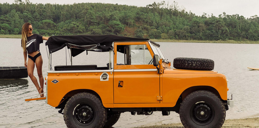 Cool & Vintage Land Rover Series 2A