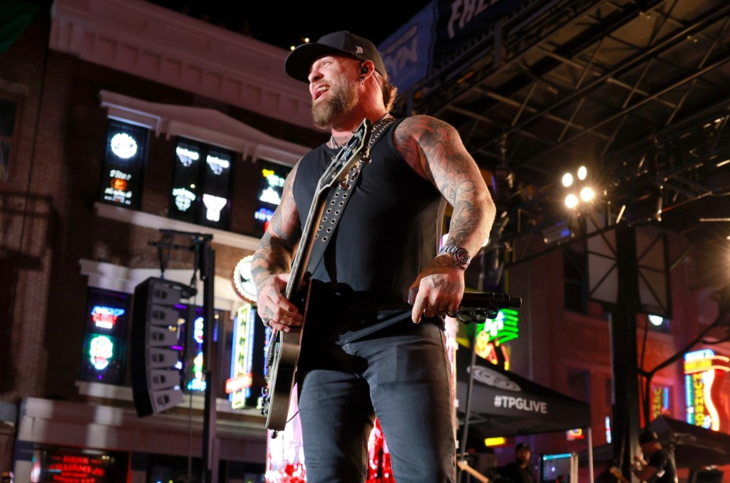 Brantley Gilbert & Wife’s Baby Born on Tour Bus Mid-Show