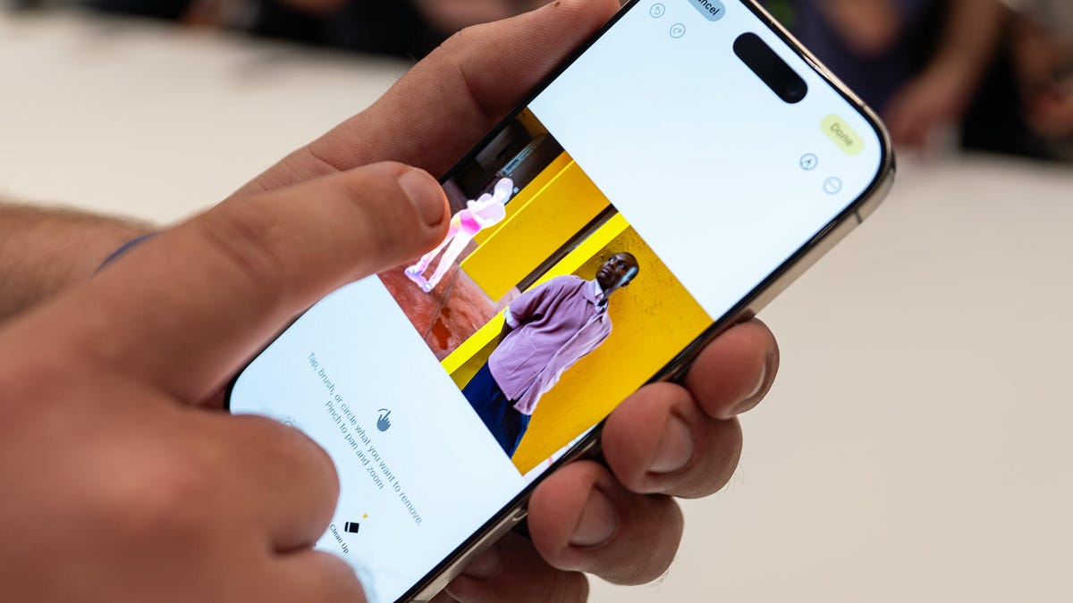 Can Apple&apos;s new AI photo &apos;Clean up&apos; tool beat Google&apos;s Magic Editor? For some users, yes