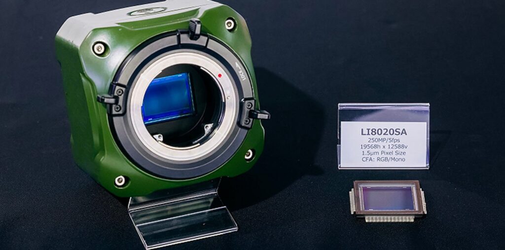 Canon Put Its 250MP APS-H Sensor Front-And-Center at Chinese Trade Show