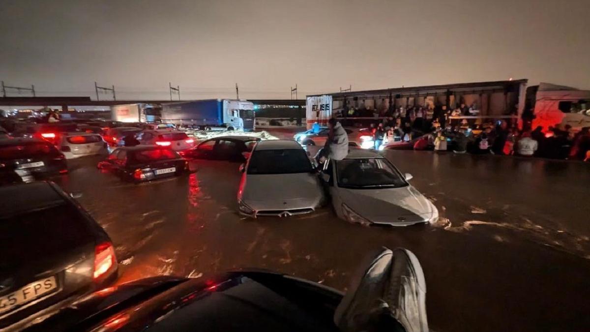 Caos y devastación absoluta por la dana en Valencia