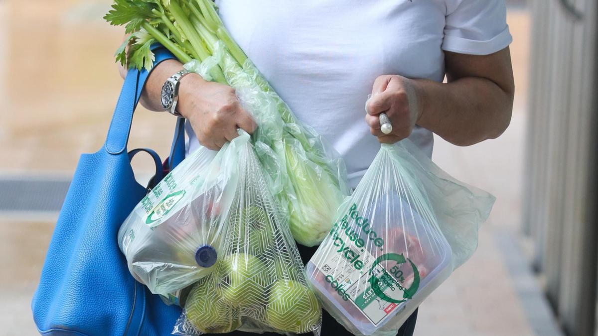 Cash-strapped Aussies rage at supermarkets