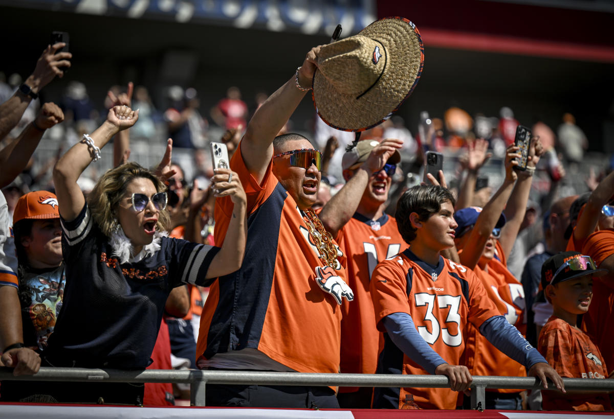 Chat with Yahoo Sports NFL experts starting Thursday night for Broncos-Saints