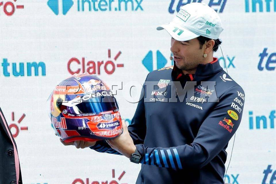 Checo se inspira en la lucha libre para diseño de su casco