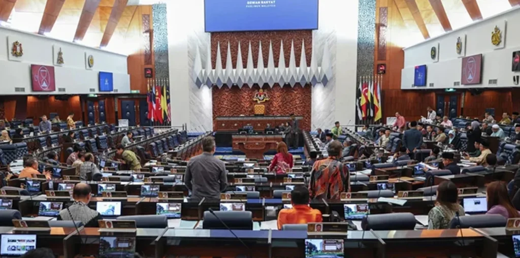 Citizenship law amendments approved by Dewan Rakyat