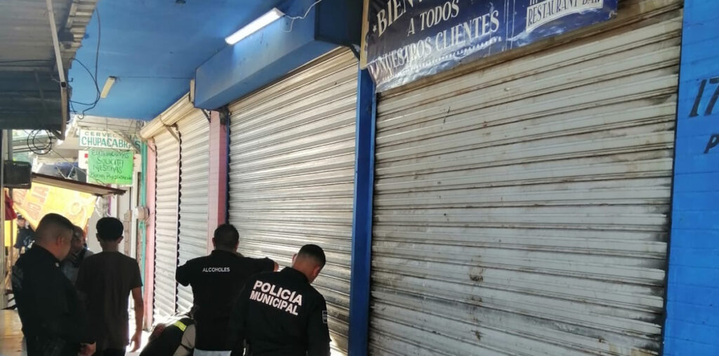 Clausura del restaurante bar ubicado en la avenida Juárez 1718 poniente del sector Alianza. (EL SIGLO DE TORREÓN)