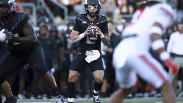 Dillon Gabriel rallies No. 3 Oregon past No. 2 Ohio State, 32-31