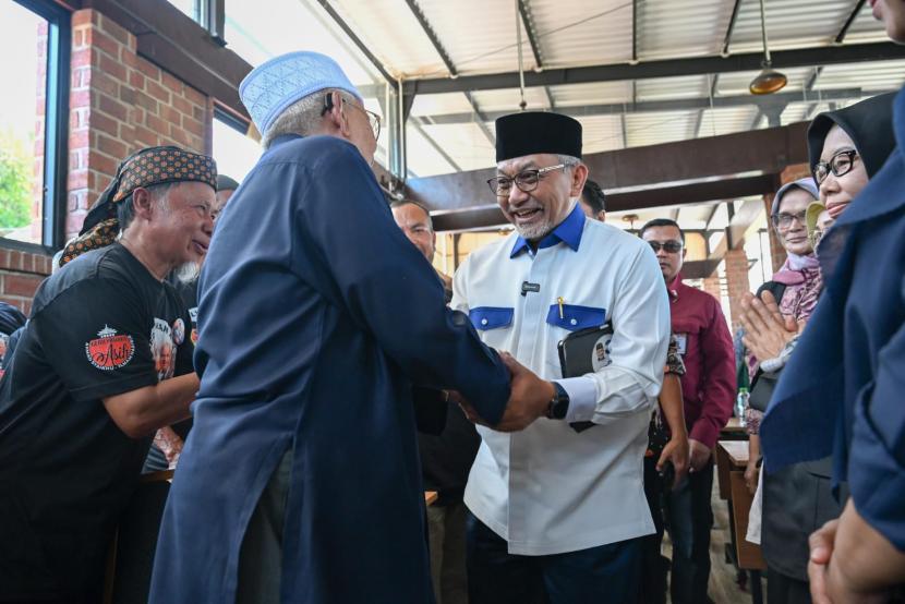 Dirasakan Banyak Manfaat, ASIH Komitmen Lanjutkan Program Kang Aher dan Emil |Republika Online