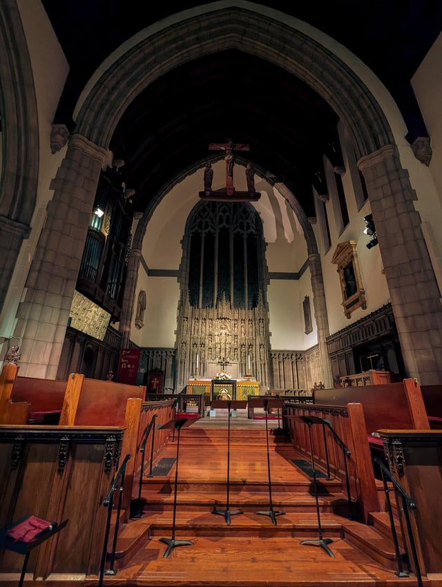 Emmanuel Church, Baltimore during an intermission at a Voces8 concert