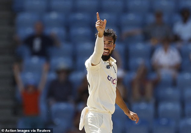 Fast bowler Saqib Mahmood hopes to play for England in the next Ashes series, despite signing a white-ball contract with Lancashire