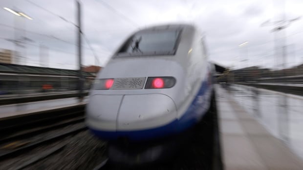 Federal government going ahead with high-speed rail between Quebec City and Toronto | CBC News