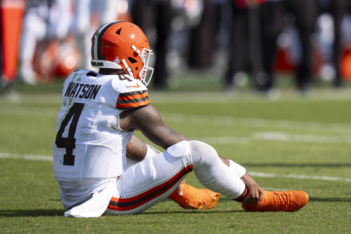 Four Verts: It’s sad that the Browns are quiet quitting and the Steelers are botching the Justin Fields-Russell Wilson situation