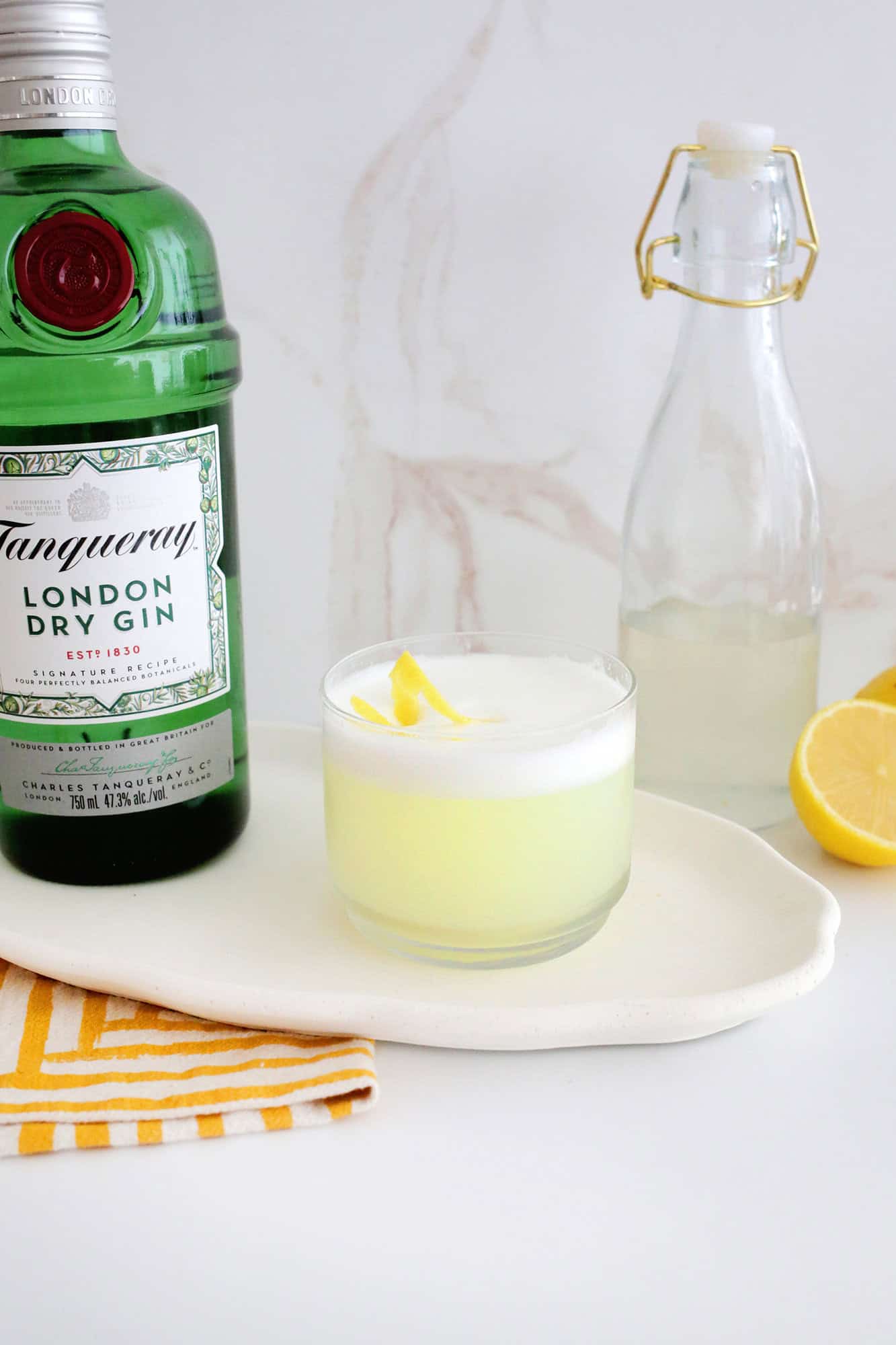 Gin Fizz Cocktail