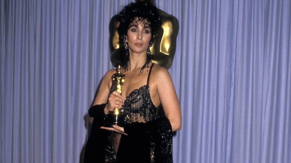 Great Outfits in Fashion History: Cher's 1988 Bob Mackie Oscars Gown