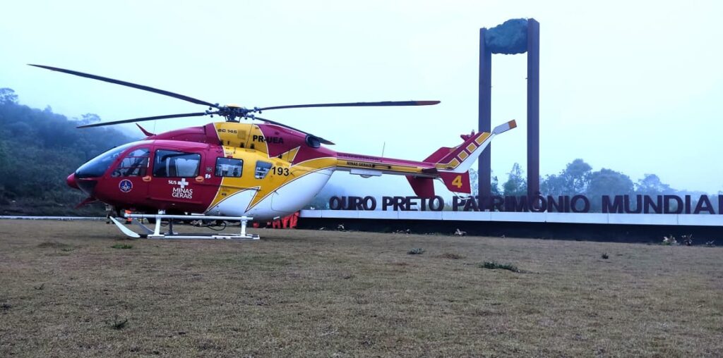 Helicóptero dos bombeiros cai durante operação de resgate em Minas Gerais - Jornal de Brasília