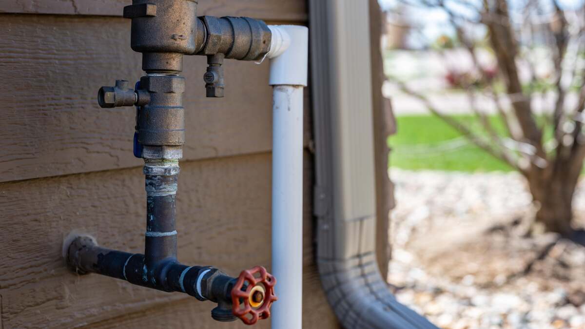 How to Winterize Your Sprinklers, Drip Systems, and Hoses