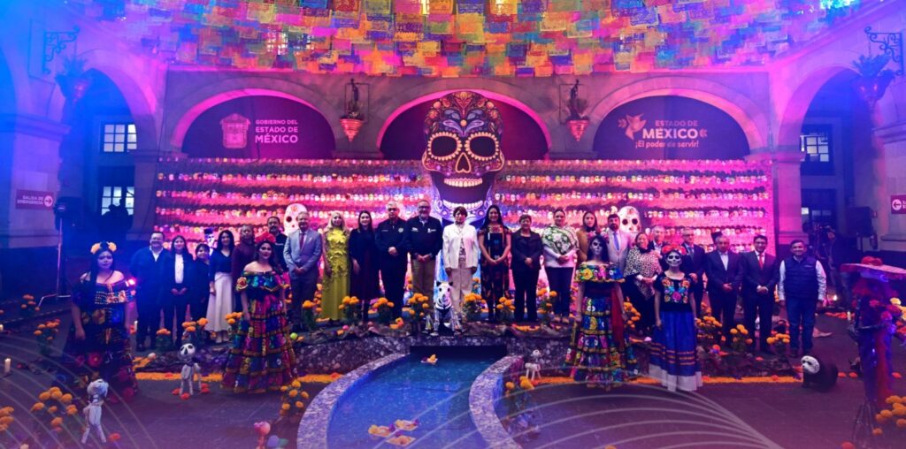 Inauguran la Ofrenda Monumental de Día de Muertos