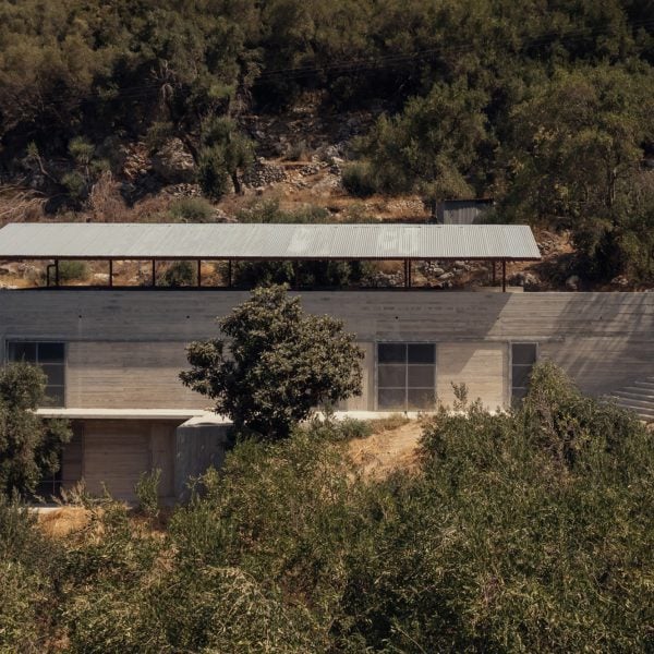 Invisible Studio completes “low key” rural retreat in Greek countryside