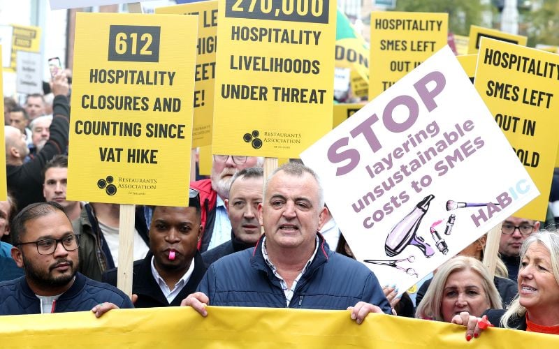 Irish hospitality sector take to the streets as industry at “breaking point”