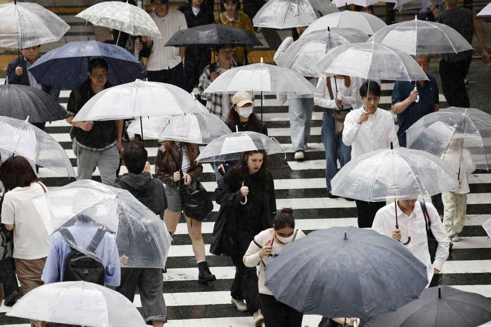 Japan average pay hike tops 10,000 yen for 1st time amid inflation