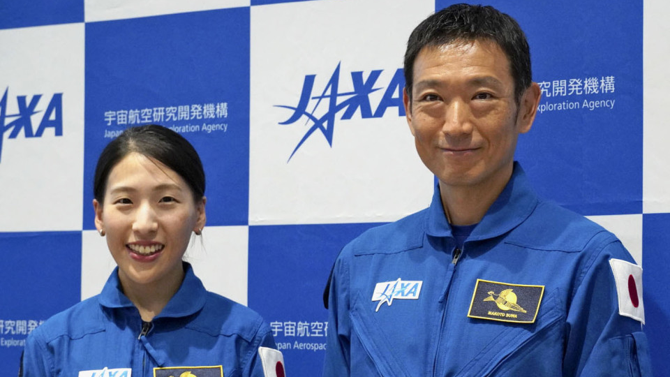 Japan’s space agency officially approves 2 astronauts after training