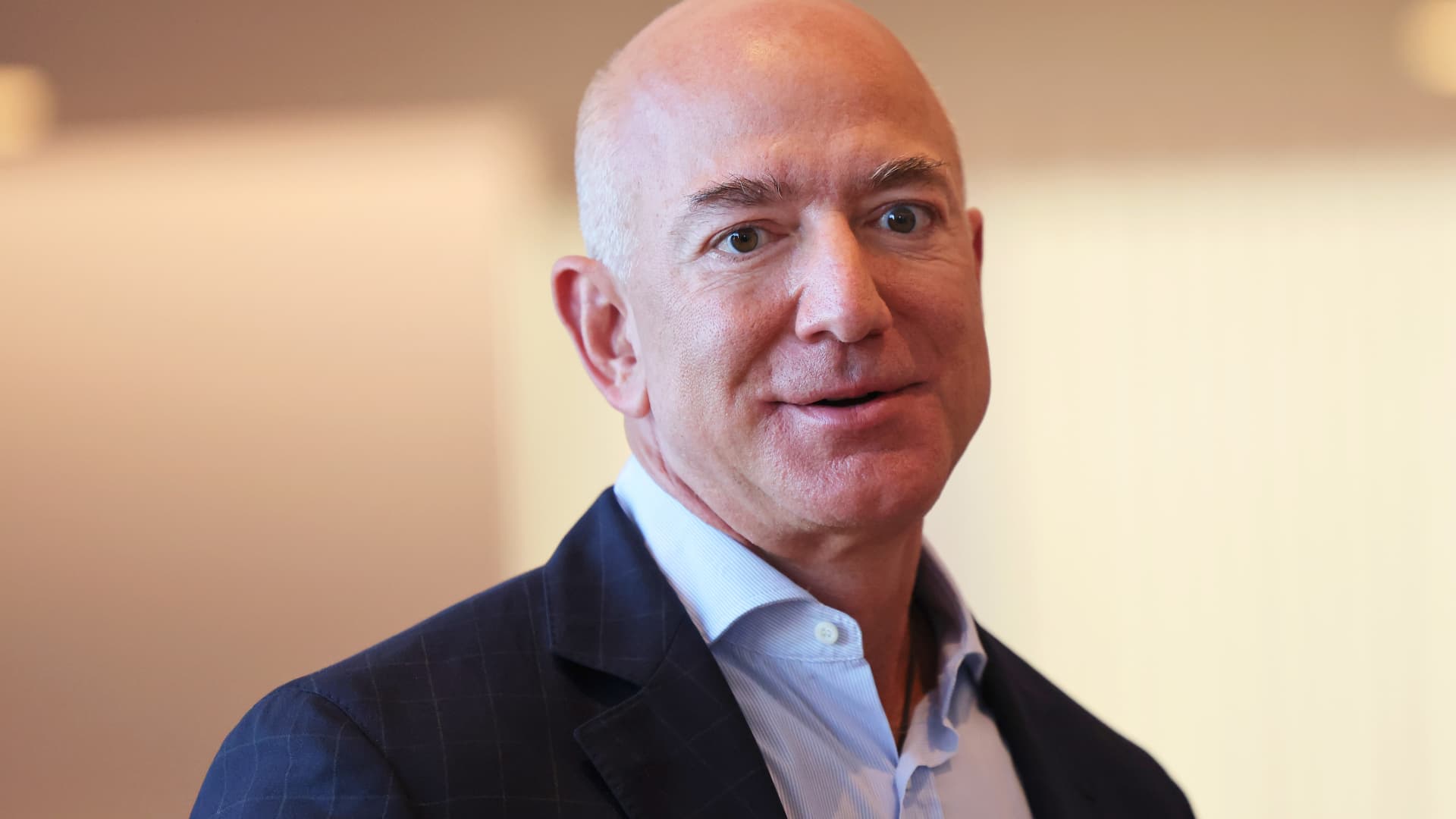 Jeff Bezos defends Washington Post non-endorsement, says Americans ‘don’t trust’ media