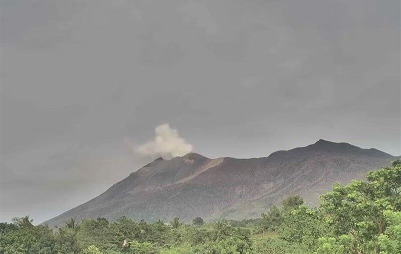 Kanlaon Volcano emits volcanic ash amid ongoing degassing