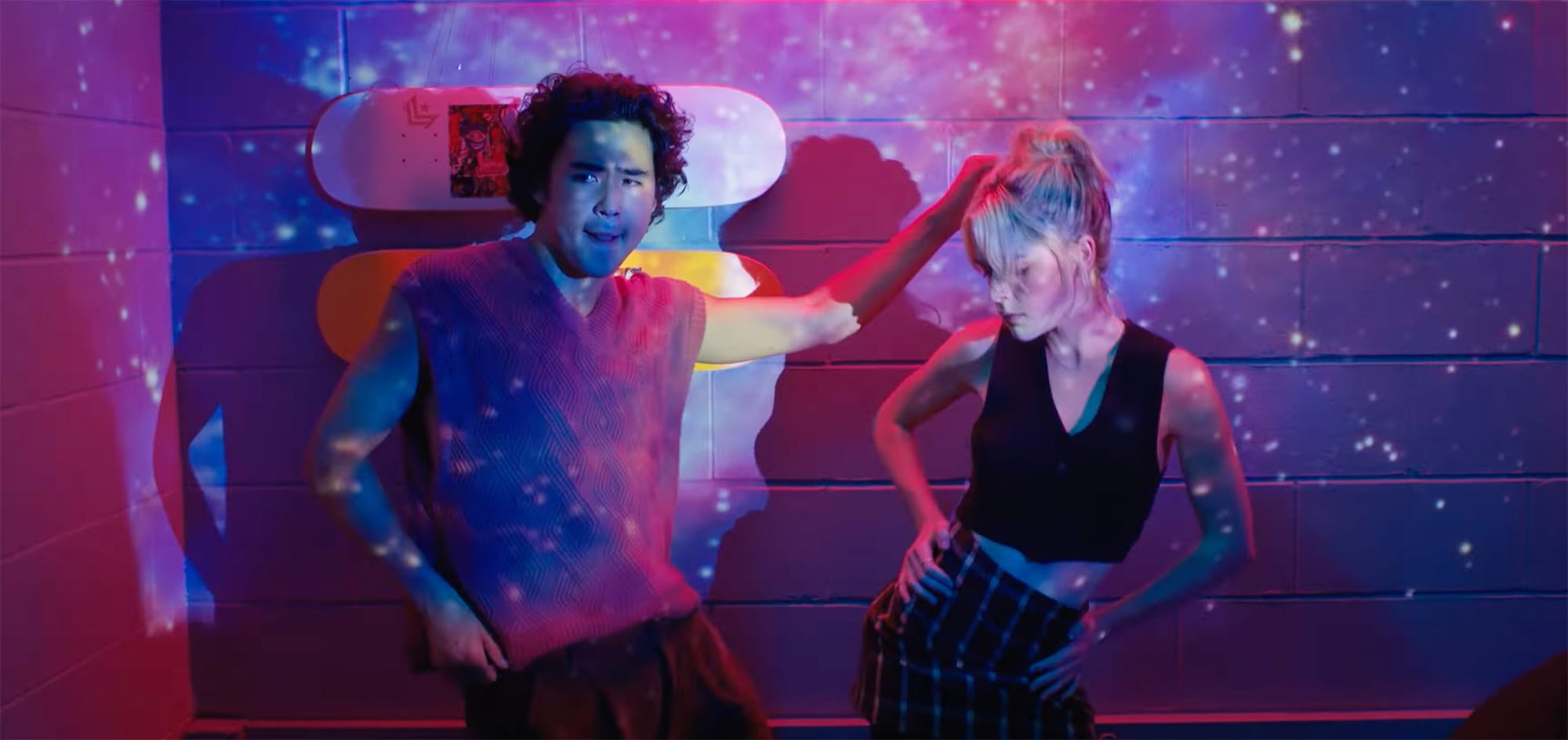 Kiernan Shipka & Nico Hiraga in Smart Comedy ‘Sweethearts’ Trailer | FirstShowing.net