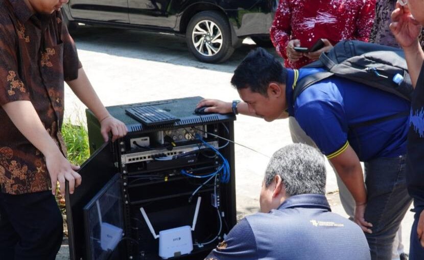 Perangkat sistem pemantau penggunaan dan okupansi frekuensi radio INTI MONFR400 akan dibangun di 500 lokasi