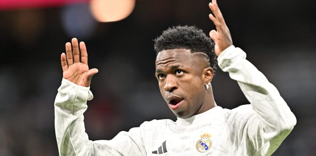 La reazione immediata di Vinicius dopo l’annuncio del Pallone d’Oro a Rodri: fa una promessa solenne