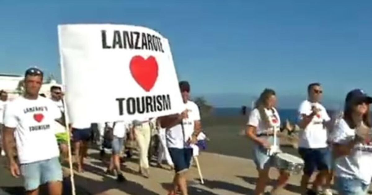 Lanzarote stages ‘we love tourism’ rally hours after Canary Islands protests