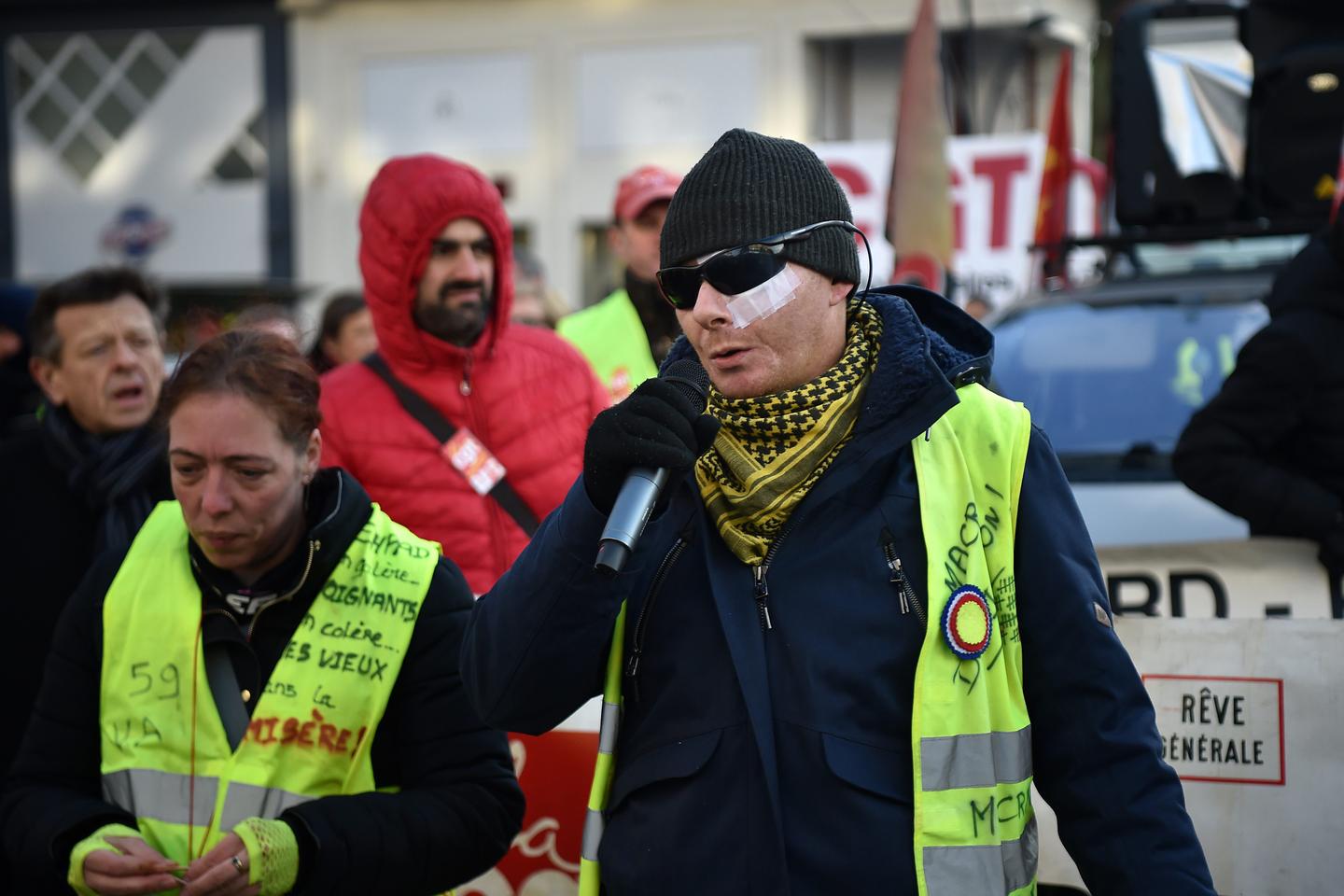 Le policier responsable de l’éborgnement d’un « gilet jaune » en 2019 renvoyé devant la justice