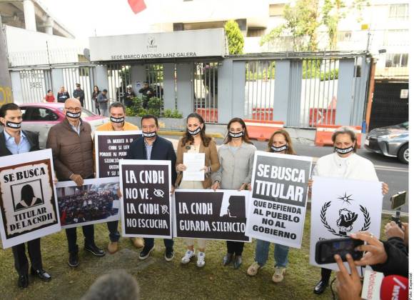 Legisladores del PAN llevan ante el CNDH denuncia contra elementos de Fuerzas Armadas que dispararon contra camioneta en Culiacán