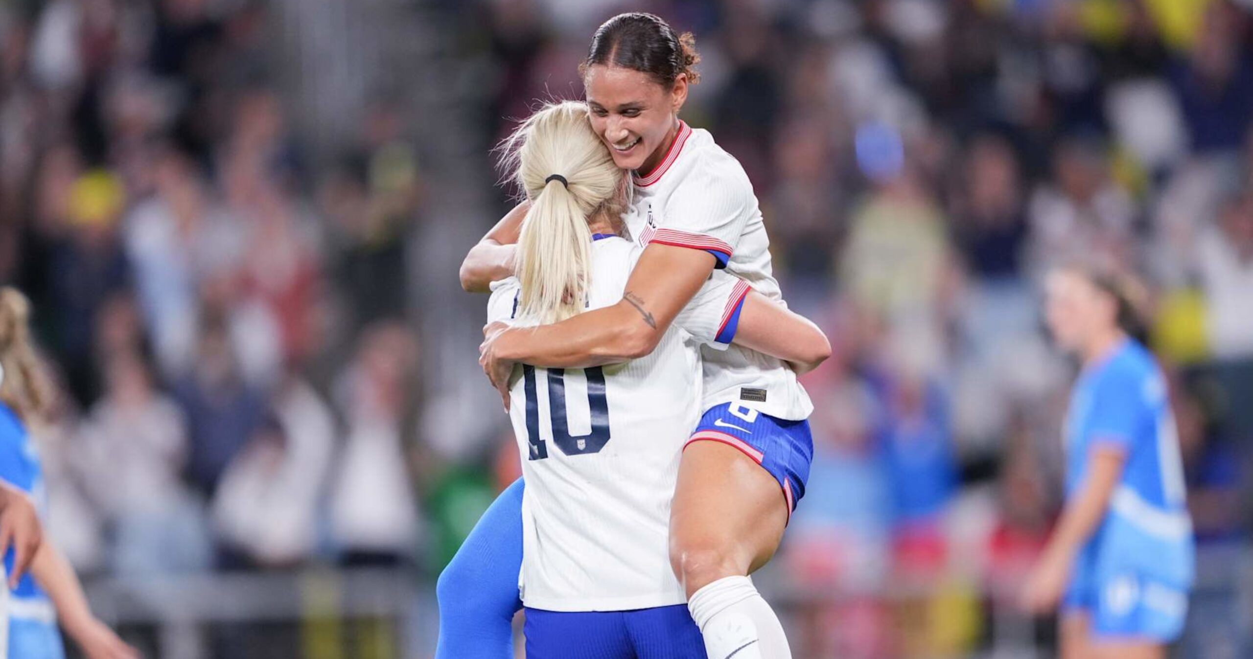 Lindsey Horan, Lynn Williams Goals Energize Fans as USWNT Rallies Past Iceland