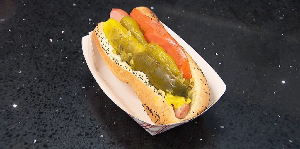 Longstanding suburban hot dog spot inducted into Vienna Beef Hall of Fame