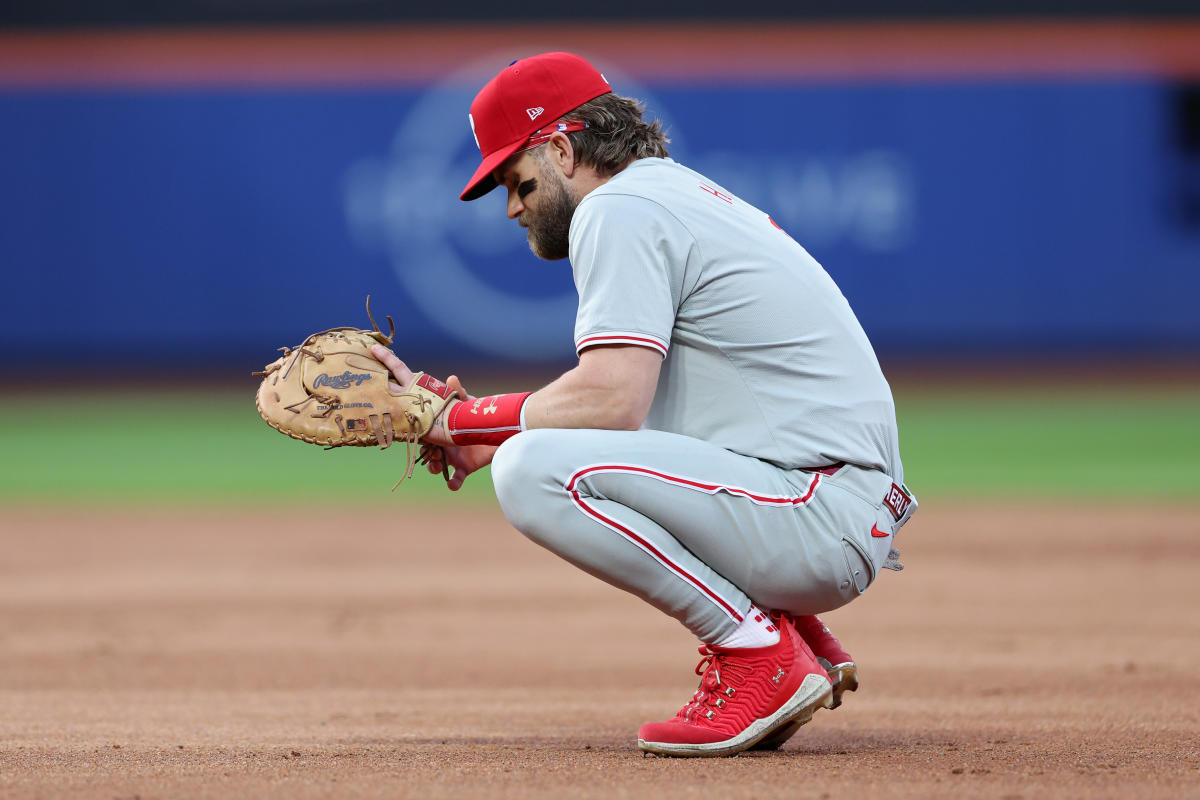 MLB Gold Glove finalists include Bryce Harper, Dansby Swanson, Juan Soto and more