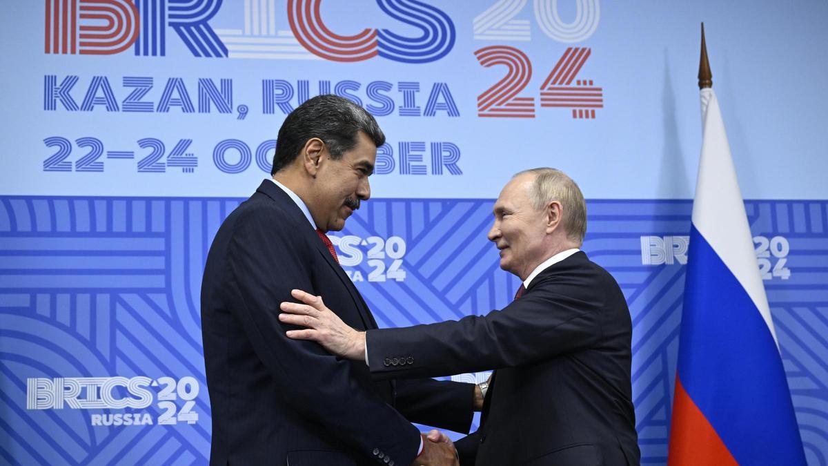 Maduro se presenta por sorpresa en la cumbre de los BRICS y se reúne con Putin