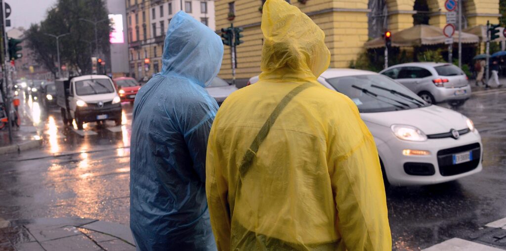 Maltempo oggi da Milano a Roma, è ancora allerta e domani meteo peggiora